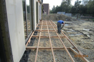 Tarasy z desek kompozytowych